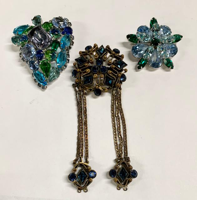 3 Nice Rhinestone Brooches: 3 Nice Rhinestone Brooches. *Flower Brooch marked Albert Weiss. *Vintage Victorian Style Brooch. *Leaf Brooch. Photos are considered part of the description and condition.