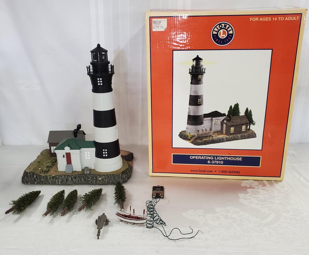 2010 Lionel Operating Lighthouse - In Box (1 of 6)