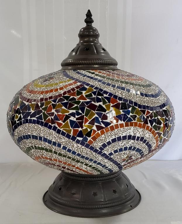 Beautiful Stained Glass Mosaic Ceiling Light Globe (1 of 4)