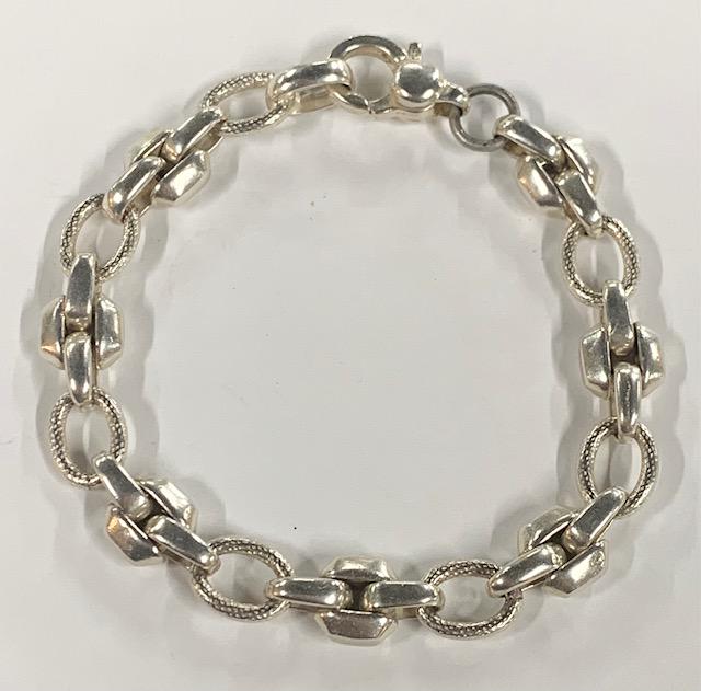 Heavy Sterling Link Bracelet  .80 Oz. (1 of 8)