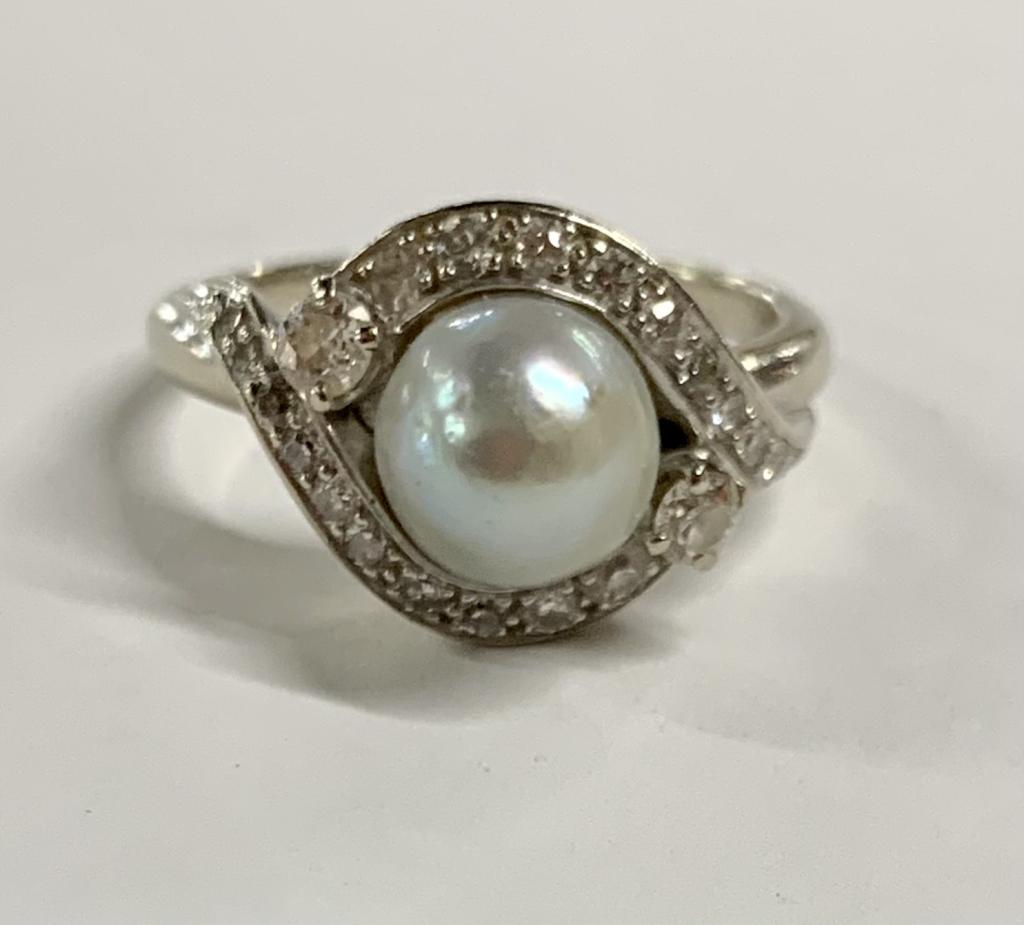 14k White Gold Diamond/Pearl Ring  6.3g TW (1 of 9)