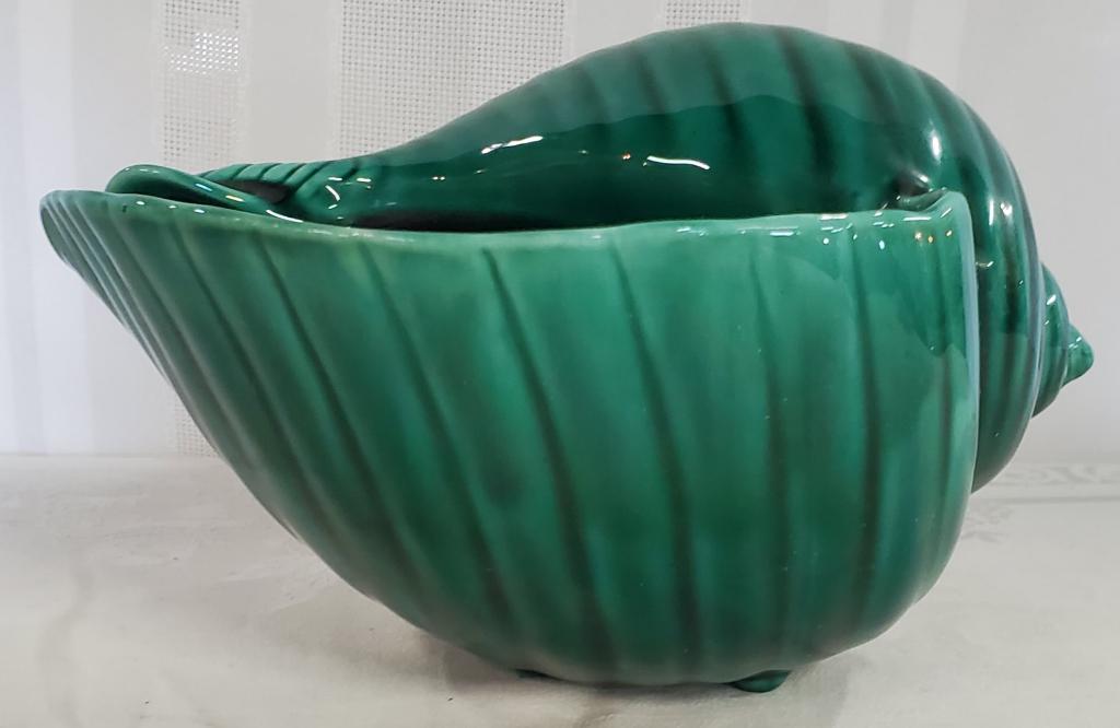Vintage Wedgwood Shell Design Planter (1 of 8)