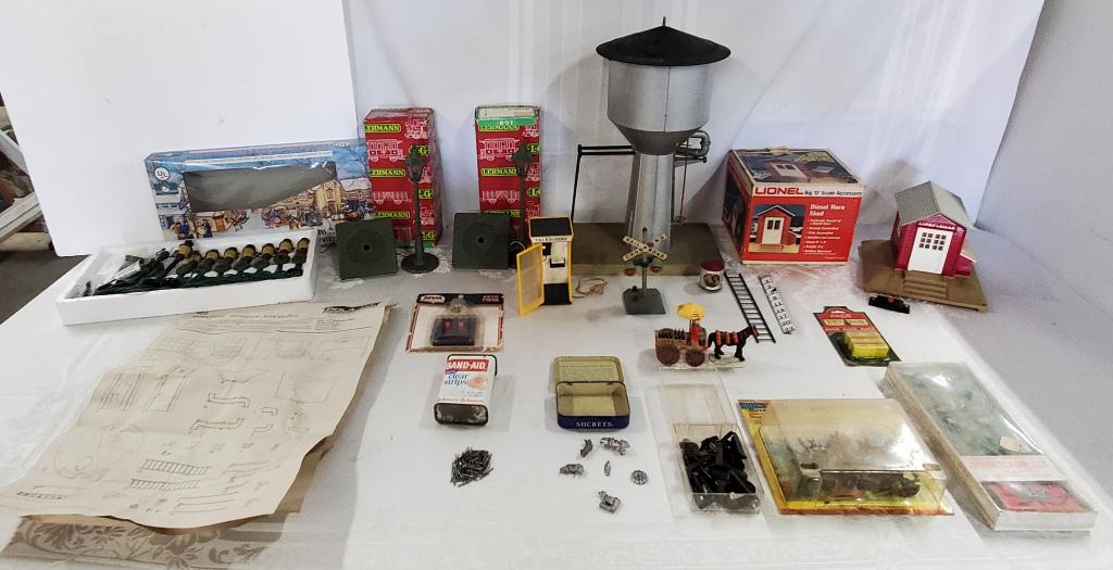 Assorted Accessories for Train Village (1 of 10)