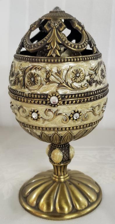 Jane Seymour St. Catherine's Court Musical Egg (1 of 8)