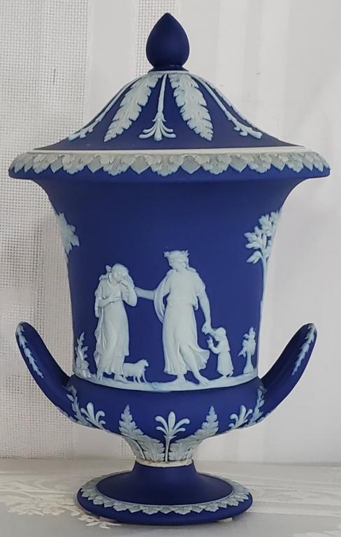 Wedgwood Jasperware Urn - As Is (1 of 9)