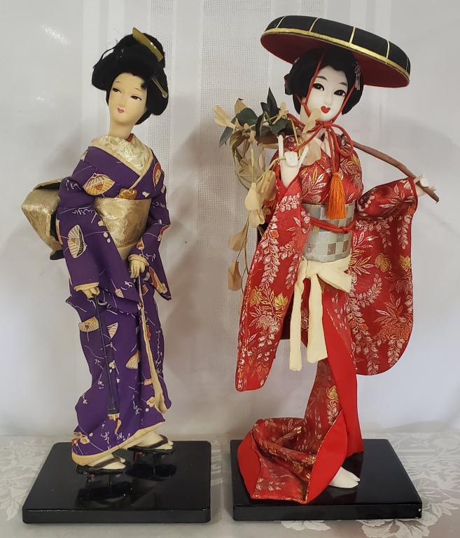 2 Asian Geisha Dolls (1 of 8)