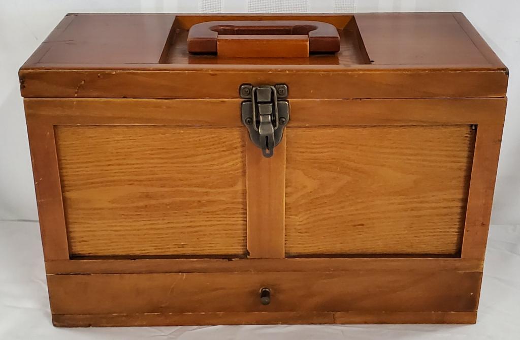 Small Vintage Wooden Tool Box with Some Tools (1 of 9)