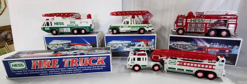 4 Collectible Hess Trucks '94-'96-'00-'05 (1 of 9)