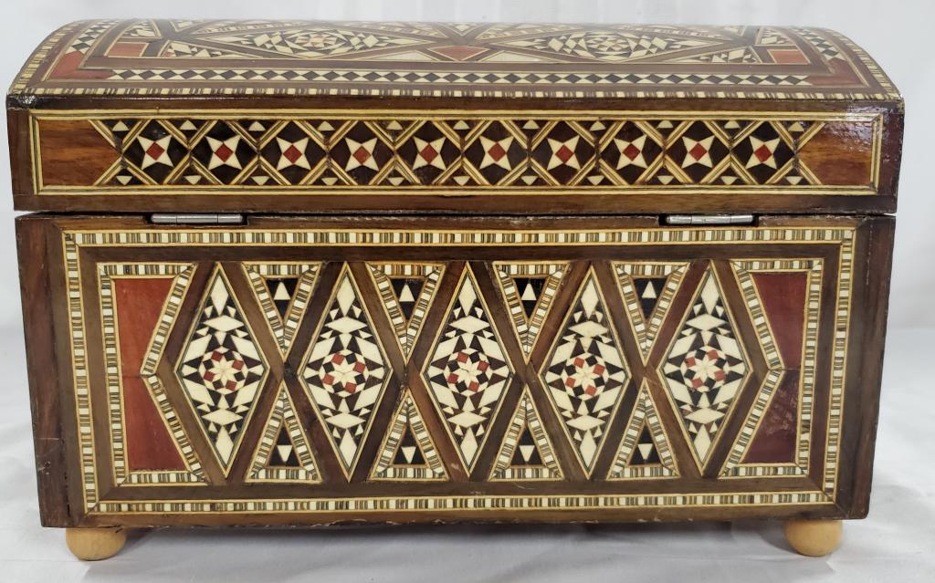 Beautiful Inlaid Jewelry Box (1 of 10)