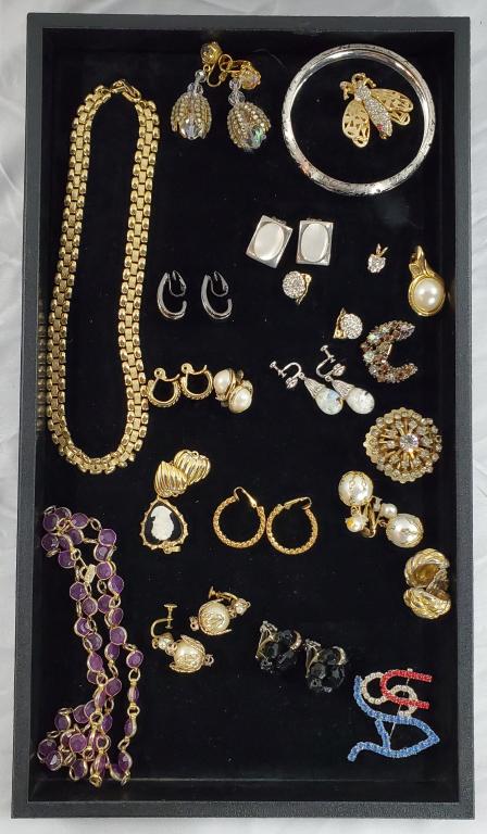 Assortment of Nice Costume Jewelry (1 of 3)