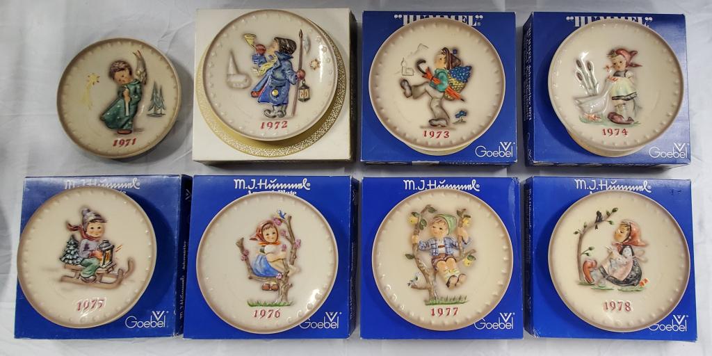 8 Hummel/Goebel Collectors Plates 1971 thru 1978 (1 of 9)