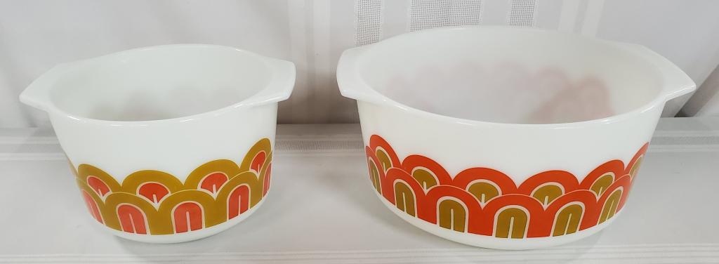 2 Vintage Pyrex Gold Arches Casserole Dishes (1 of 8)