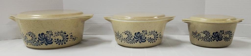 3 Vintage Pyrex Casserole Dishes with Lids (1 of 6)