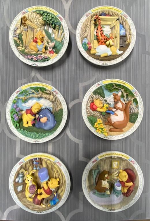 6 Bradford Exchange Winnie the Pooh Plates 1996: 6 Bradford Exchange Winnie the Pooh Plates 1996. *Time for a Little Something - 8739 - Feb. 1996. *Bouncing's What Tiggers Do Best - B17473 - April 1996. *You're a Real Friend - B5990 - June 1996. *Si
