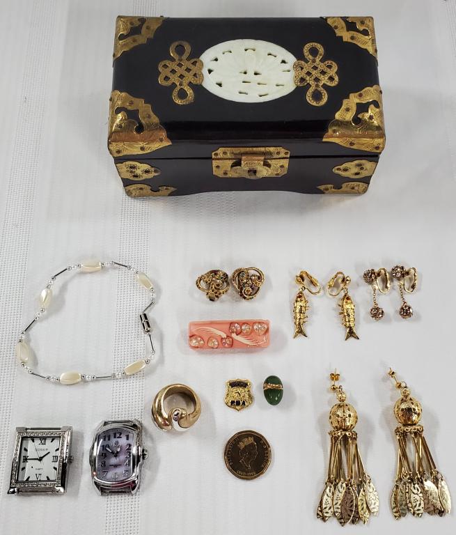 Jewlery Box with Jade Inset and Assorted Jewelry (1 of 10)