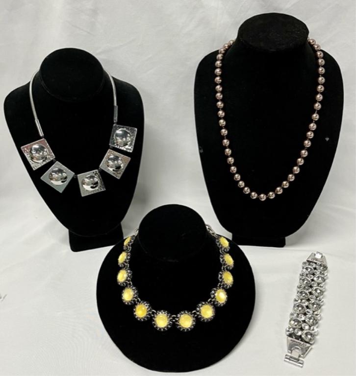 4 Nice Pieces of Designer Costume Jewelry (1 of 9)