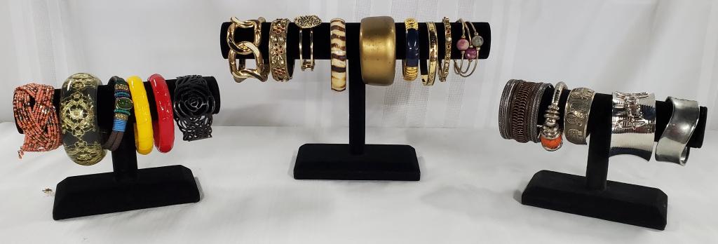 20 Assorted Costume Bangle Bracelets (1 of 4)