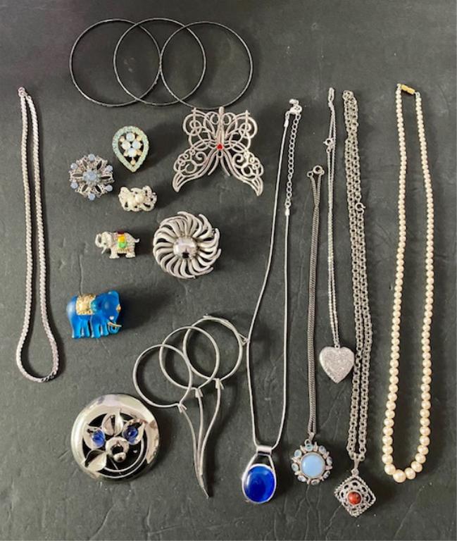 Nice Assortment of Beautiful Costume Jewelry (1 of 12)