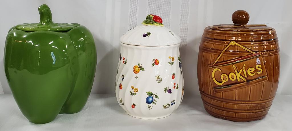 3 Cookie Jars (1 of 8)
