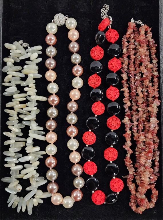 4 Beautiful Necklaces (1 of 3)