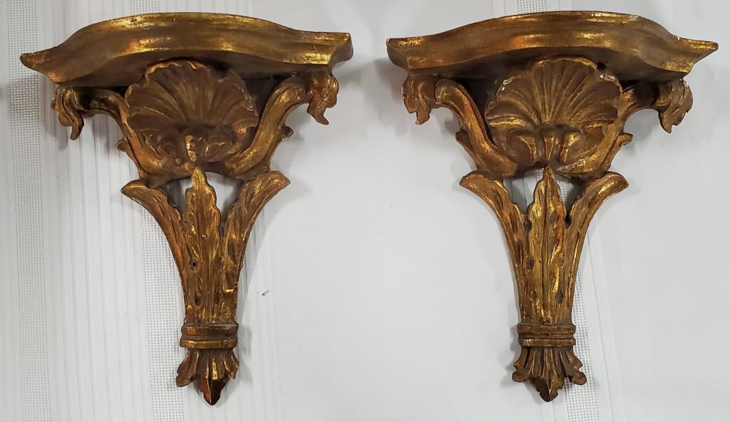 Pair of Small Italian Gold Gilt Wall Shelves. (1 of 6)