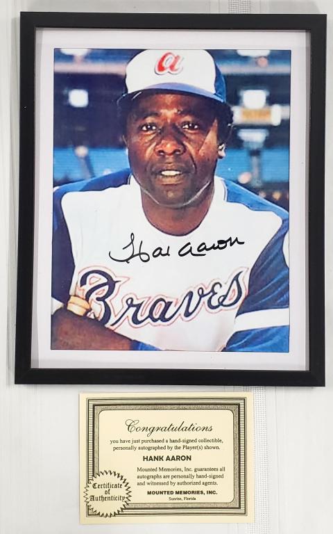Hank Aaron Signed Photo   COA (1 of 3)