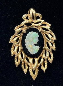 14k Opal & Onyx Cameo Brooch/Pendant 10,5g TW