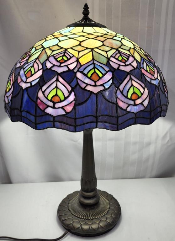 Beautiful Leaded Lamp with Metal Base.: Beautiful Leaded Lamp with Metal Base Base does not hold a magnetic. Shade Apx. 8" H x 16 1/2" Diameter. Apx. 24" H to top of Finial. This lamp is a bit bigger than Item #134 and does match it. Photo'