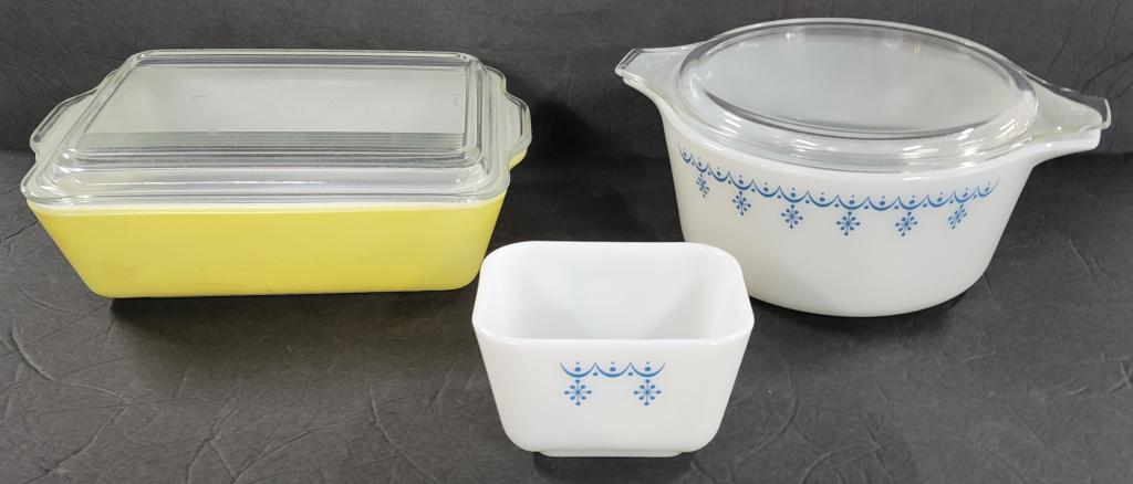 3 Assorted Pieces of Vintage Pyrex (1 of 9)