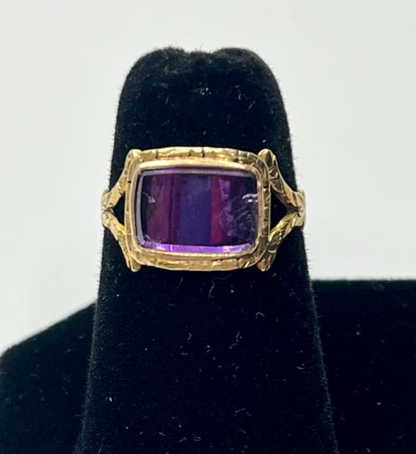 Antique 14k Ladies Ring w/Purple Stone - 2g TW (1 of 8)