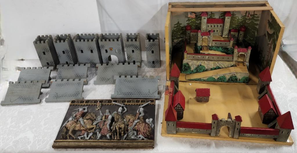 Vintage Toy Foldup Castle and Plaque (1 of 10)