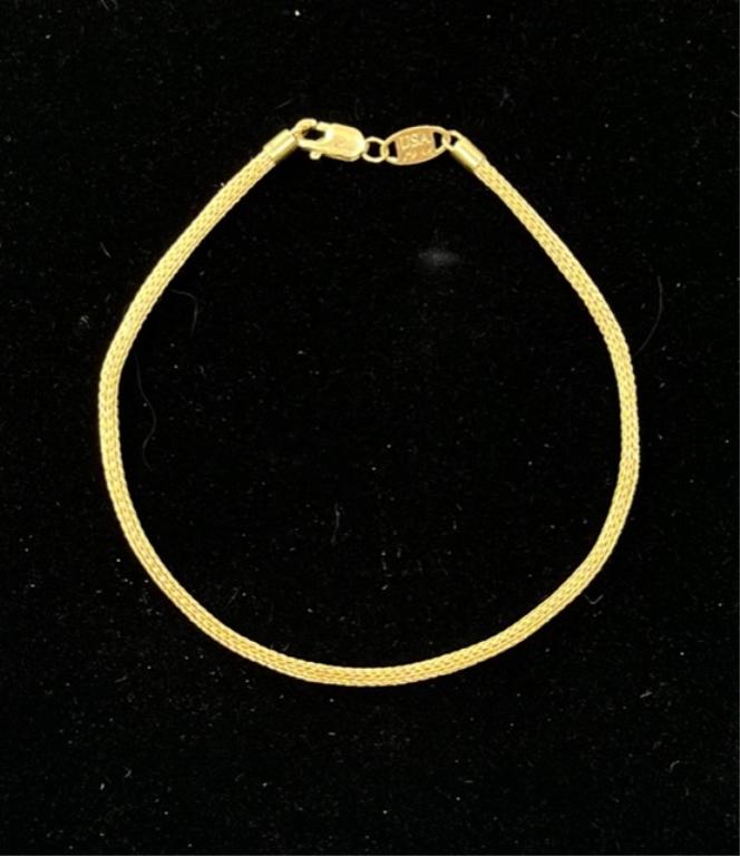 Michael Anthony 14k Bracelet - 2.3g: Michael Anthony 14k Bracelet. 2.3g. 7". Photo's are considered part of the description and condition.