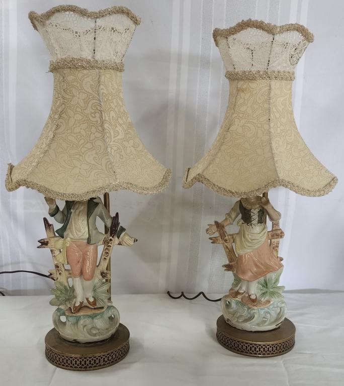 Pair of Vintage Porcelain Lamps (1 of 7)