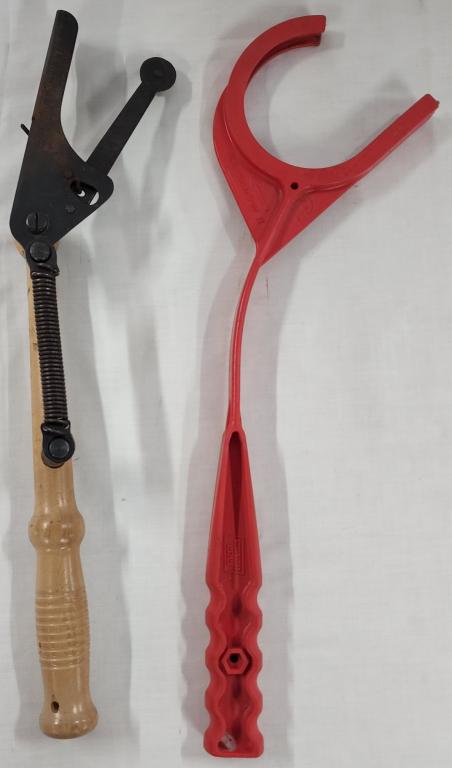 Two Handheld Skeet/Target Throwers (1 of 6)