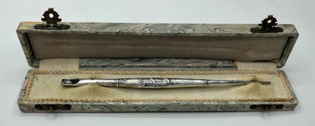 Antique Sterling Silver Pen with Case. (1 of 9)