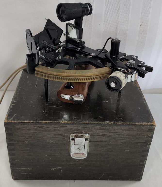 Antique Nautical Sexton #7715 in Wood Box (1 of 8)