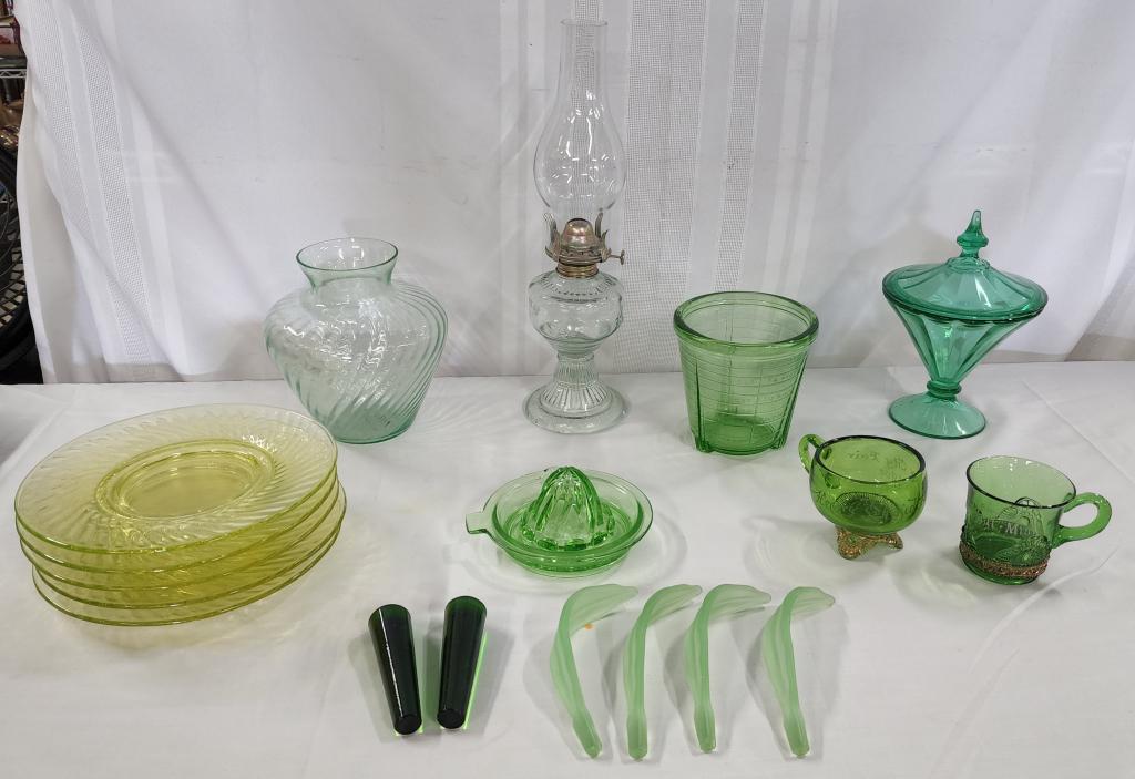 Collection of Mostly Green Depression Glass (1 of 6)