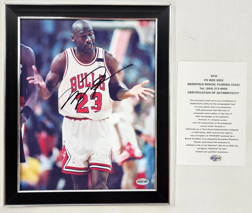Signed Michael Jordan Photo (1 of 3)