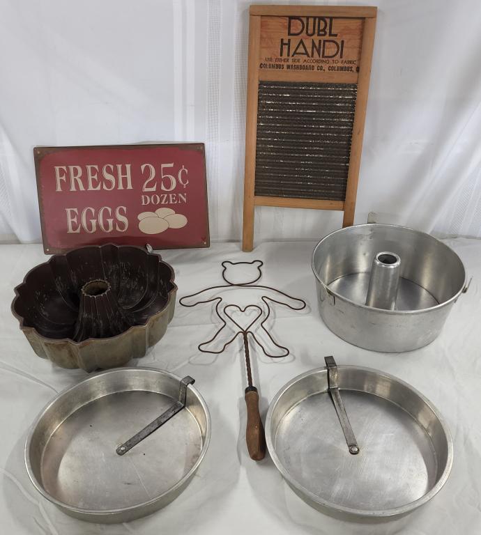 Lot of Collectable Kitchen Ware (1 of 10)