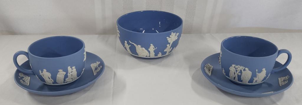 3 Pieces of Wedgwood Jasper Ware (1 of 8)