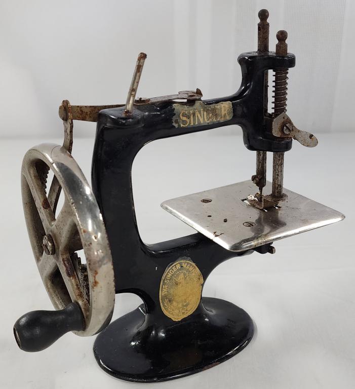 Vintage Singer Salesman Sample