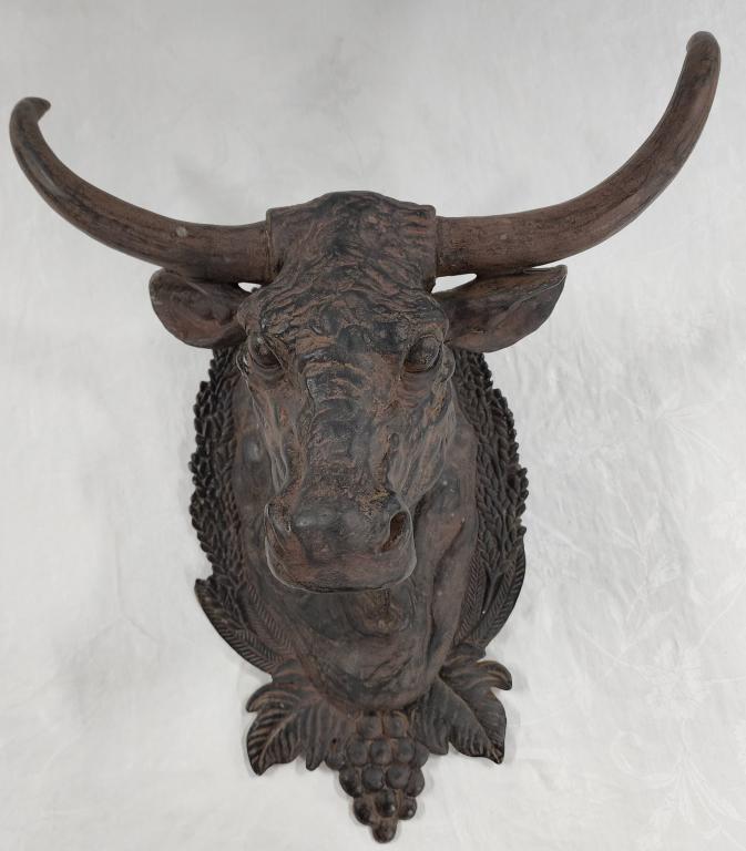 Decorator Steer Head Wall Mount: Decorator steer head wall mount. - Expo Tac. - composite. - approx. 18"H X 15"W X 9"D. Photo's are considered part of the description and condition.