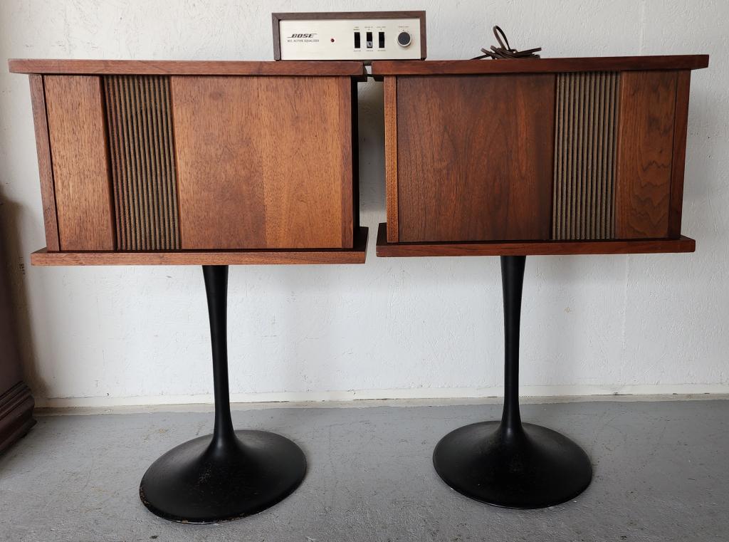 Bose Loud Speaker System On Stands (1 of 9)