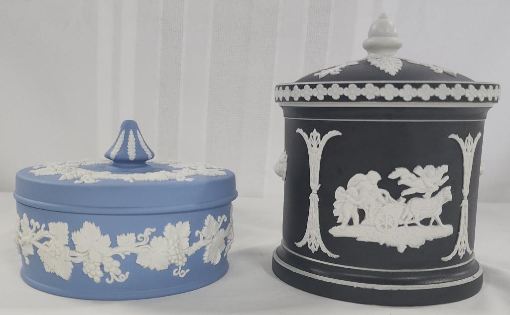 Wedgewood & Johnson Brothers Covered Jars (1 of 10)