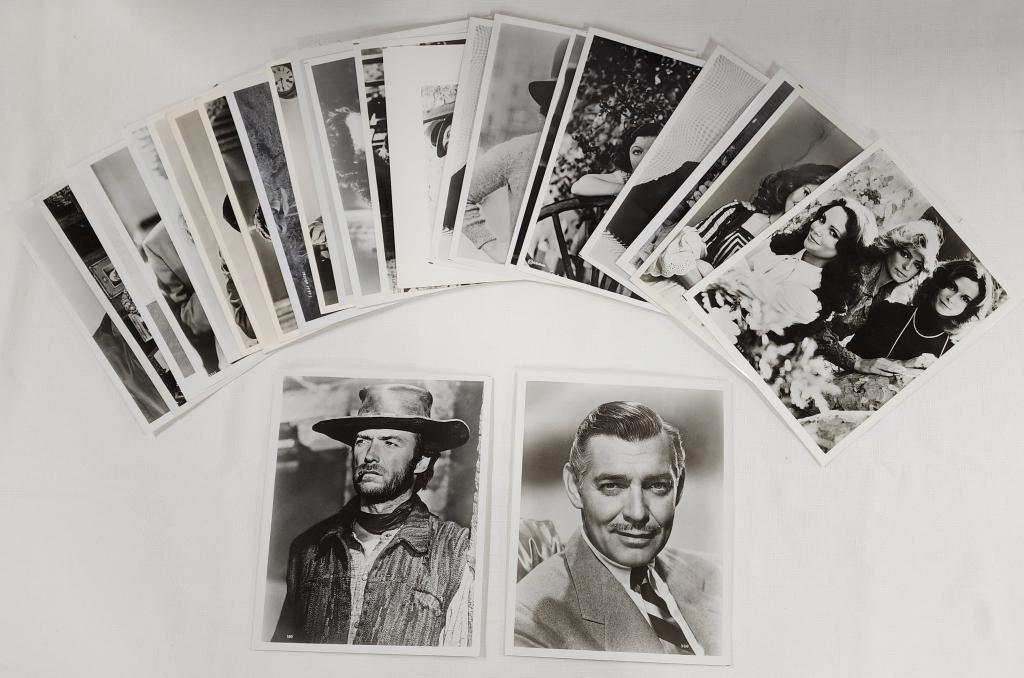 Gustavo Parras Black And White Photographs: Gustavo Parras black and white photographs. Original vintage photographs - 25 assorted pieces. - Donnie and Marie Osmond - Charlie's Angels. - Clint Eastwood. - Tom Jones. - Bruce Lee. - James Dean. -