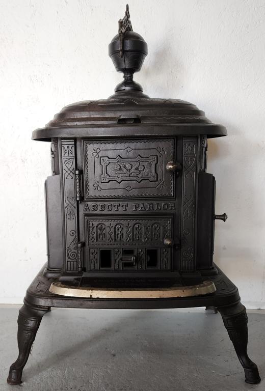 Antique Style Parlor Cast Iron Stove (1 of 12)