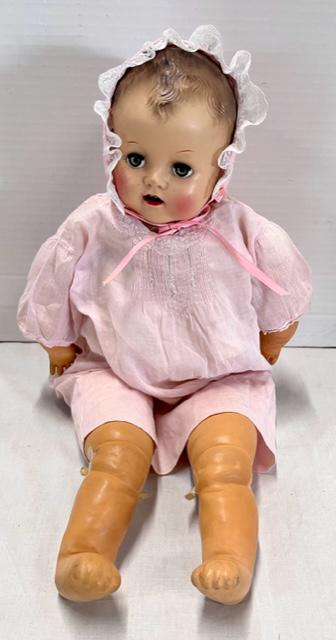 Vintage Ideal "Crier" Doll: Vintage Ideal "Crier" doll. - Open/close eyes. Teeth. - made in USA. - model P200. - Composition? head with cloth body and rubber arms and legs. - well played with - as shown in pictures. - approx. 22