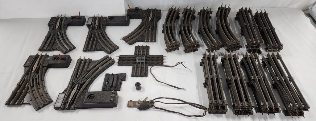 Large Group of Lionel Train Tracks and Switches (1 of 8)