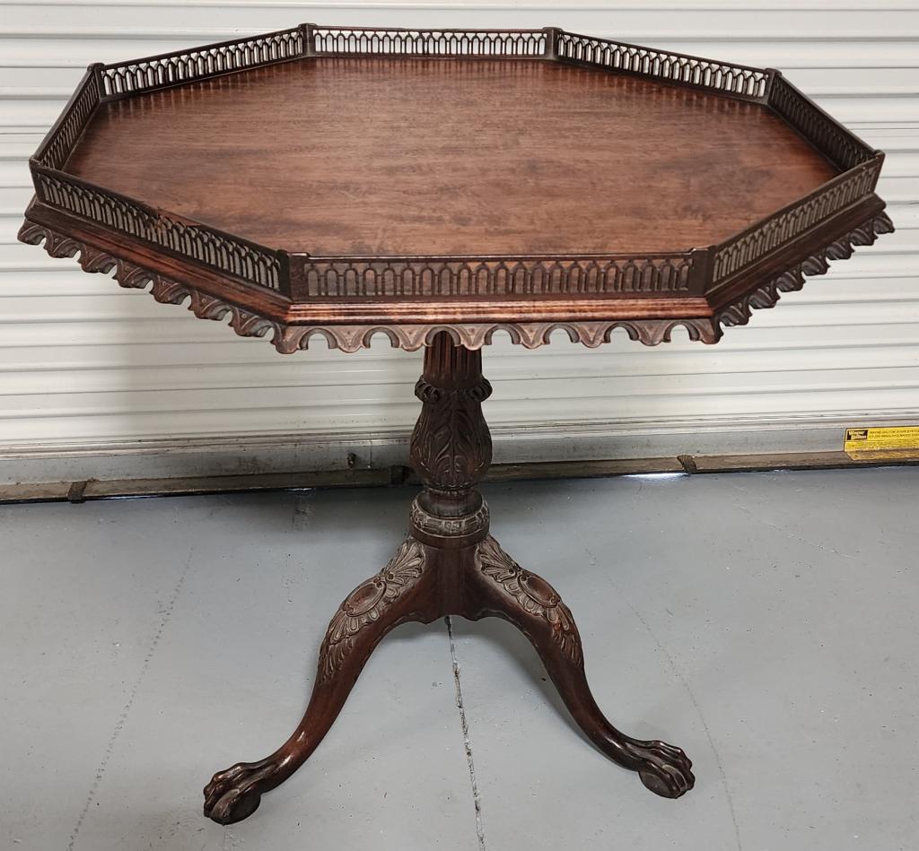 Beautiful George III Style Mahogany Tilt Top Table (1 of 6)