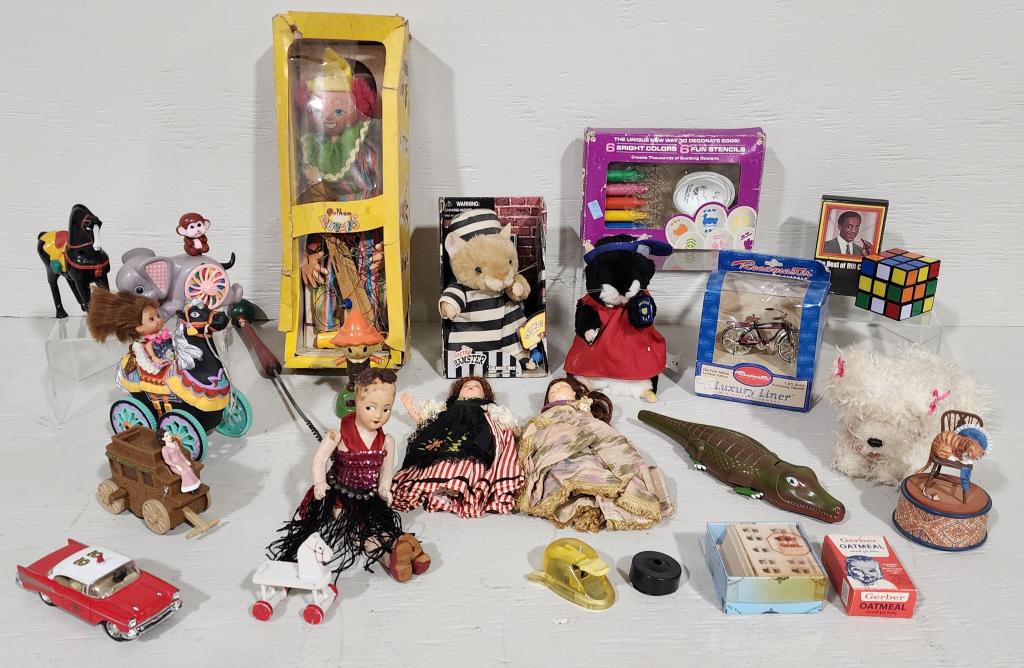 Collection of Vintage Toys (1 of 6)